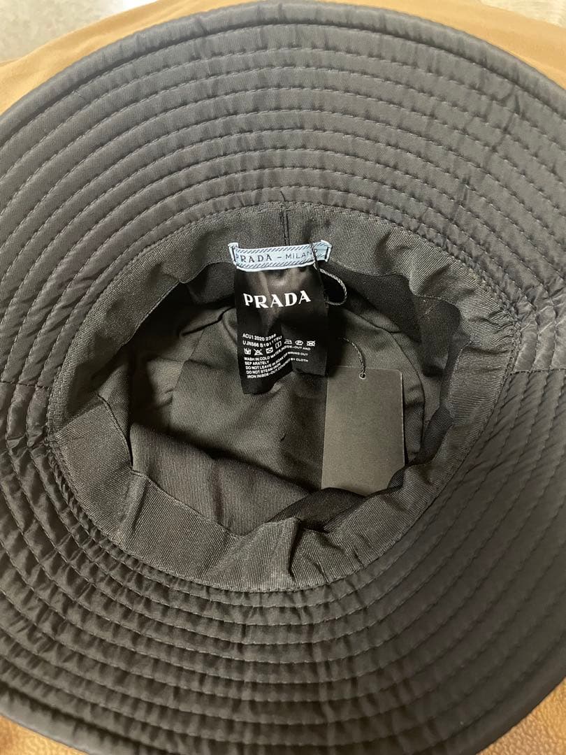 《大幅割引！》PRADA ノベルティバケットハット 黒 ナイロン