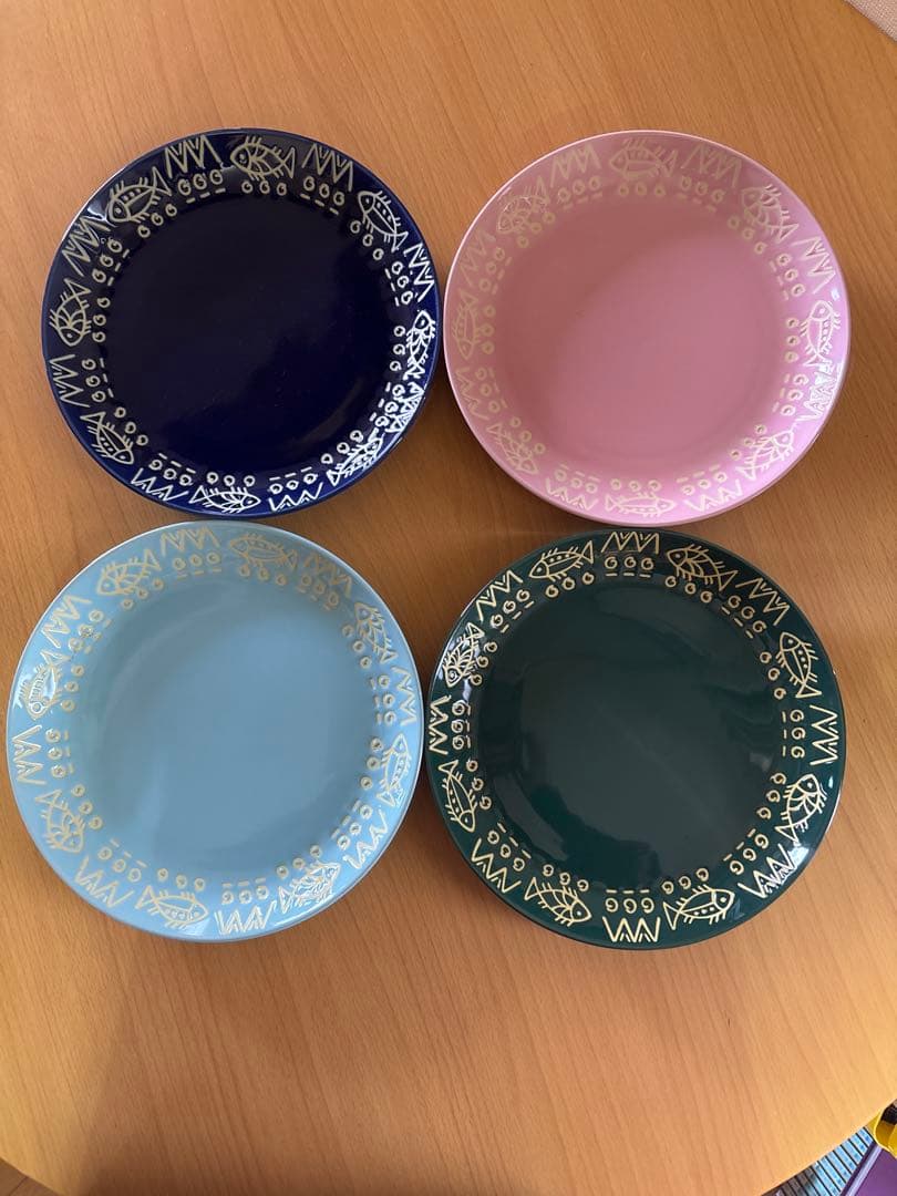 藤井風ミッチャム皿4枚セット 三洋陶器 【藤井風】魚柄ミッチャム カレー皿 パスタ皿 2客 - メルカリ