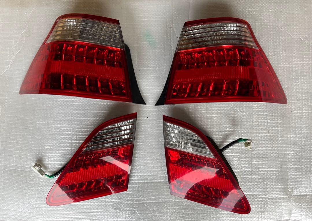 18クラウン ロイヤル後期テールランプ - メルカリ