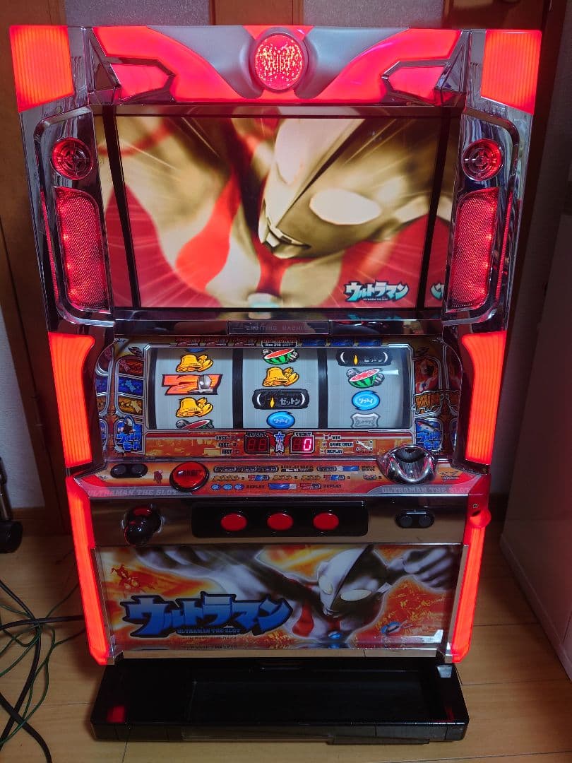 パチスロ　実機　ウルトラマン 山佐 ウルトラマン・ザ・スロット 中古パチスロ実機 [4ch対応] A-SLOT
