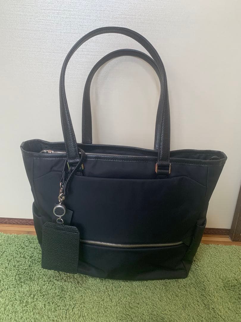 新品27500円IS/IT ピアーダA4サイズ トートバッグ　ビジネスバッグ IS/IT（イズイット） 牛革 ナイロン／牛革 トートバッグ 縦型 ピアーダ