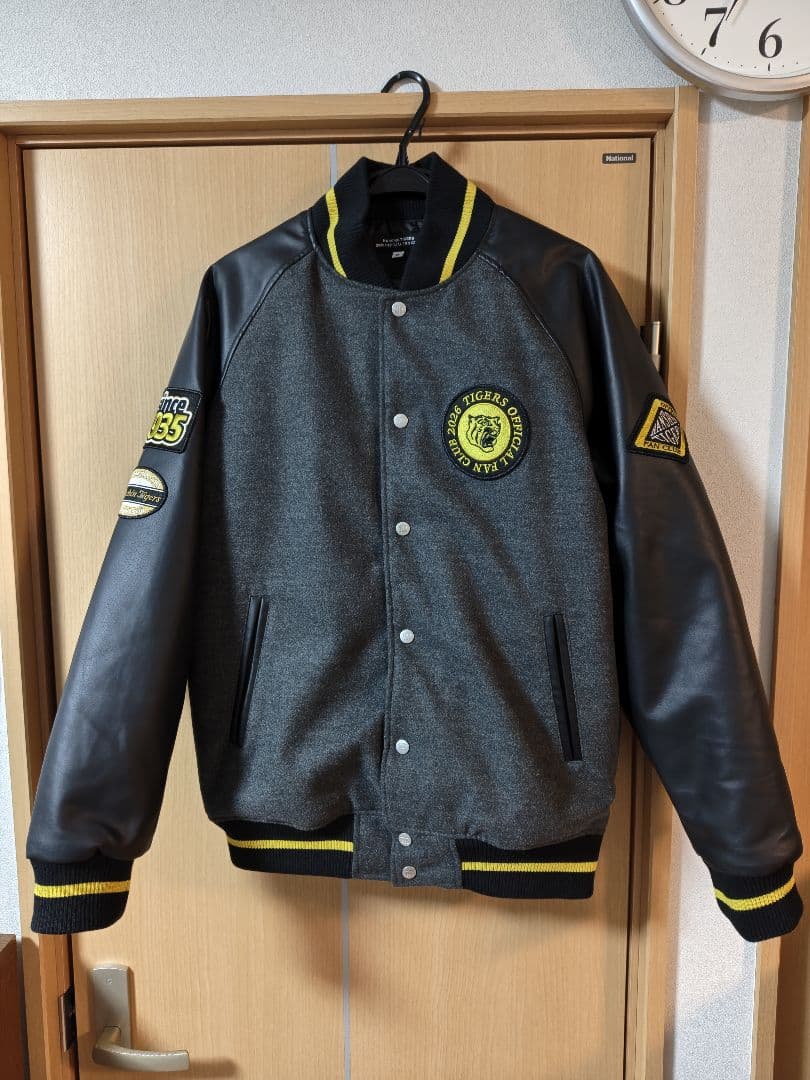 阪神タイガースFCプラス特典 スタジアムジャンパーOサイズ - メルカリ