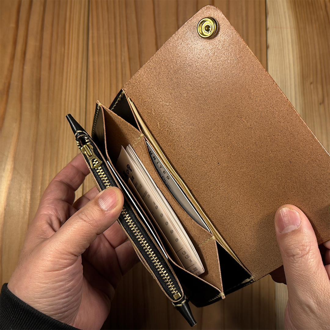 黒*げ様 昭南本ヌメ革 ロングトラッカーウォレット 丘染めブラック茶芯