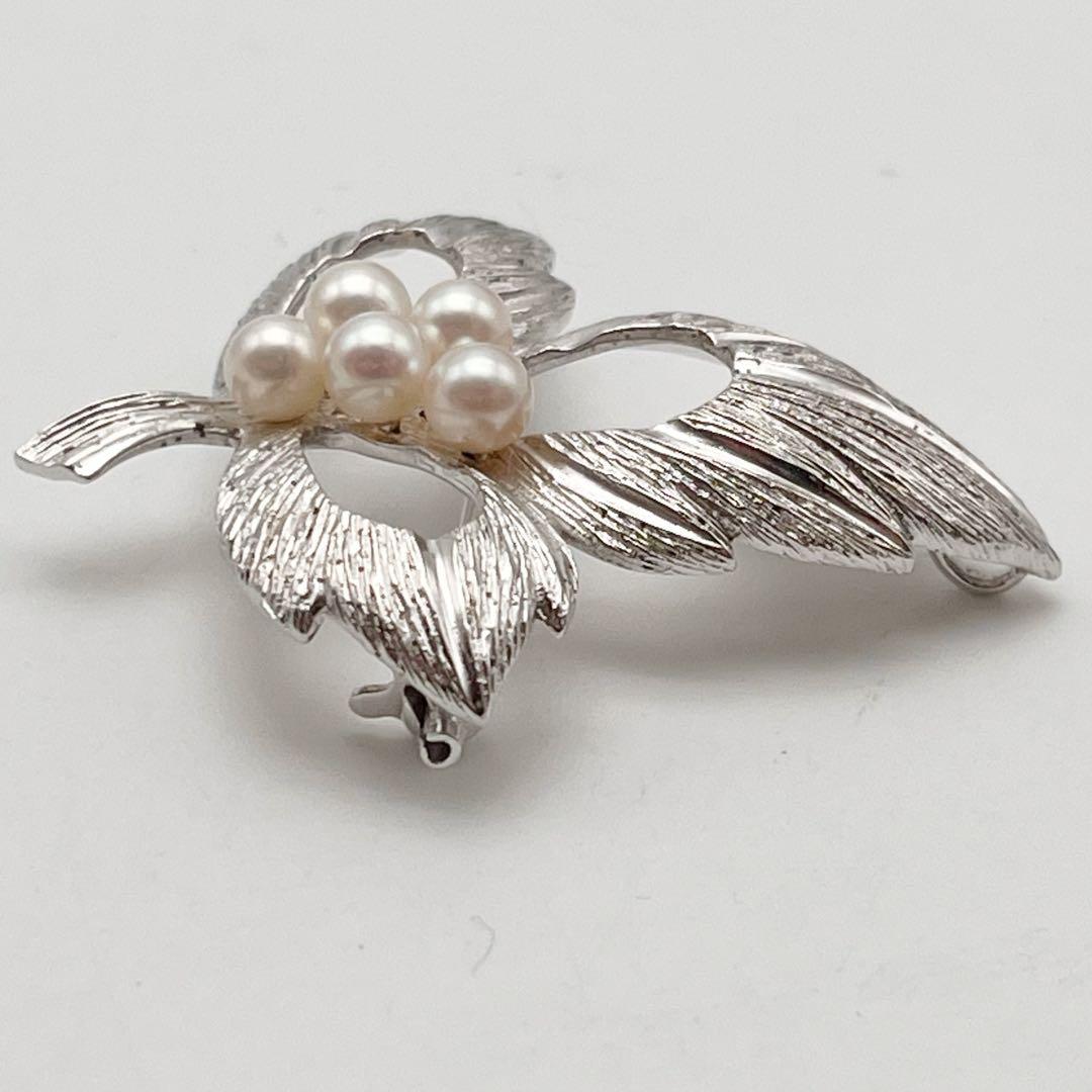 ミキモト ブローチ 本真珠 ホワイトパール リーフ シルバー 5珠 - メルカリ