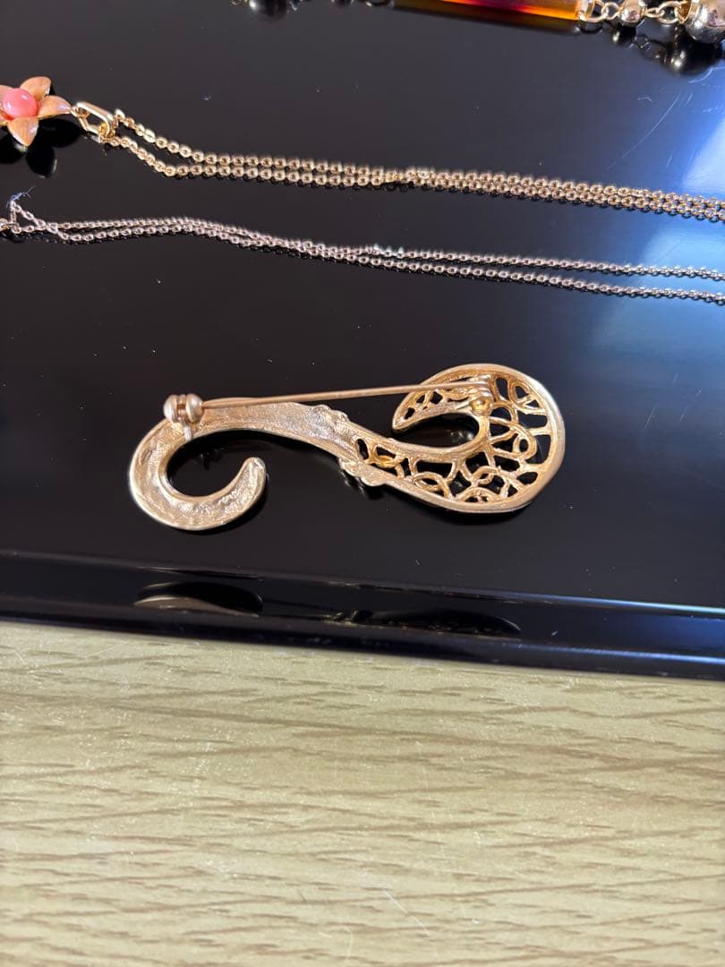 生前整理・金色メッキネックレスセット - メルカリ