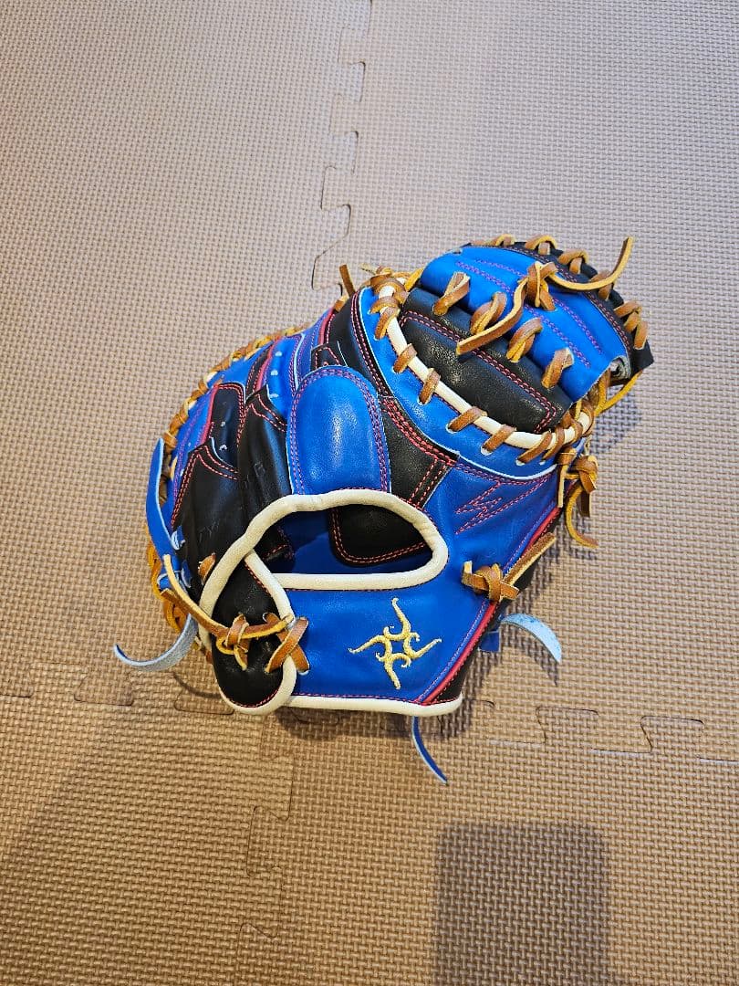 極美品　型付け済み　カナメミット　キャッチャーミット 全紐交換済み】 KANAME 軟式用 キャッチャーミット 型付け済み (要