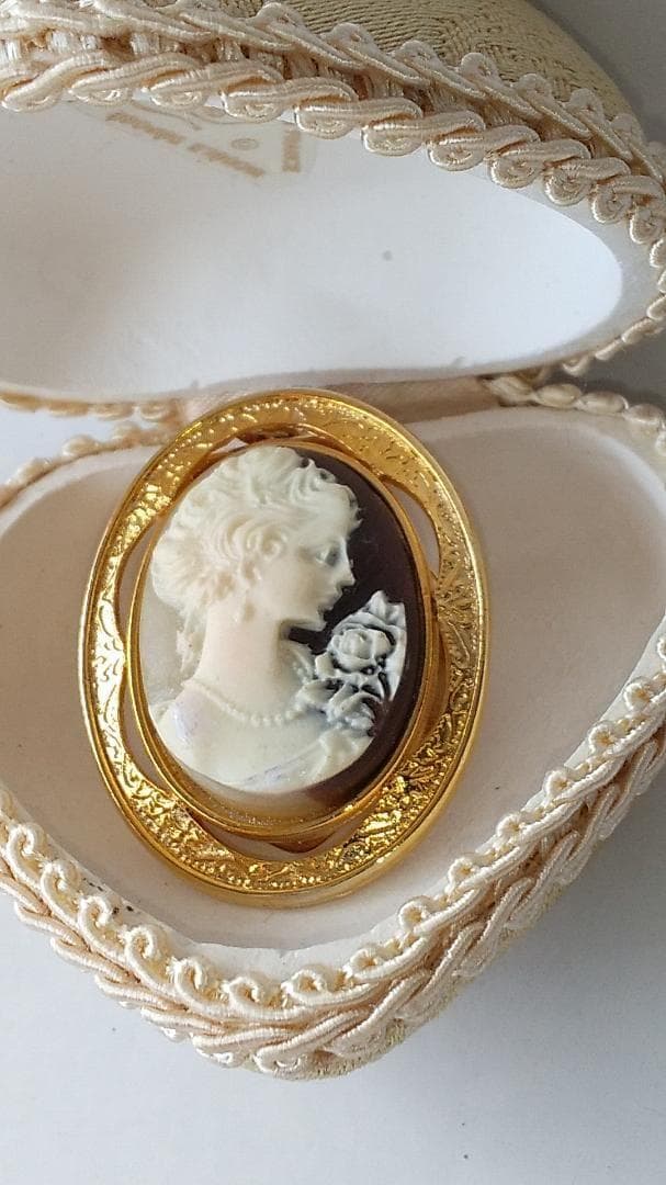 カメオ CAMEO ブローチ 2WAY ヴィンテージ 美品 です（ケース付き