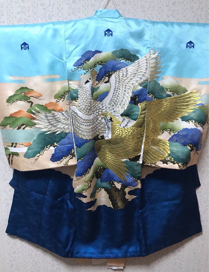 お宮参り着物　男の子　産着　豪華金銀刺繍❗️勇ましい鷹　鮮やかブルー❤️ お宮参り 赤ちゃん着物 男の子 産着 初着 鷹 刺繍 金吹雪 om-m-861