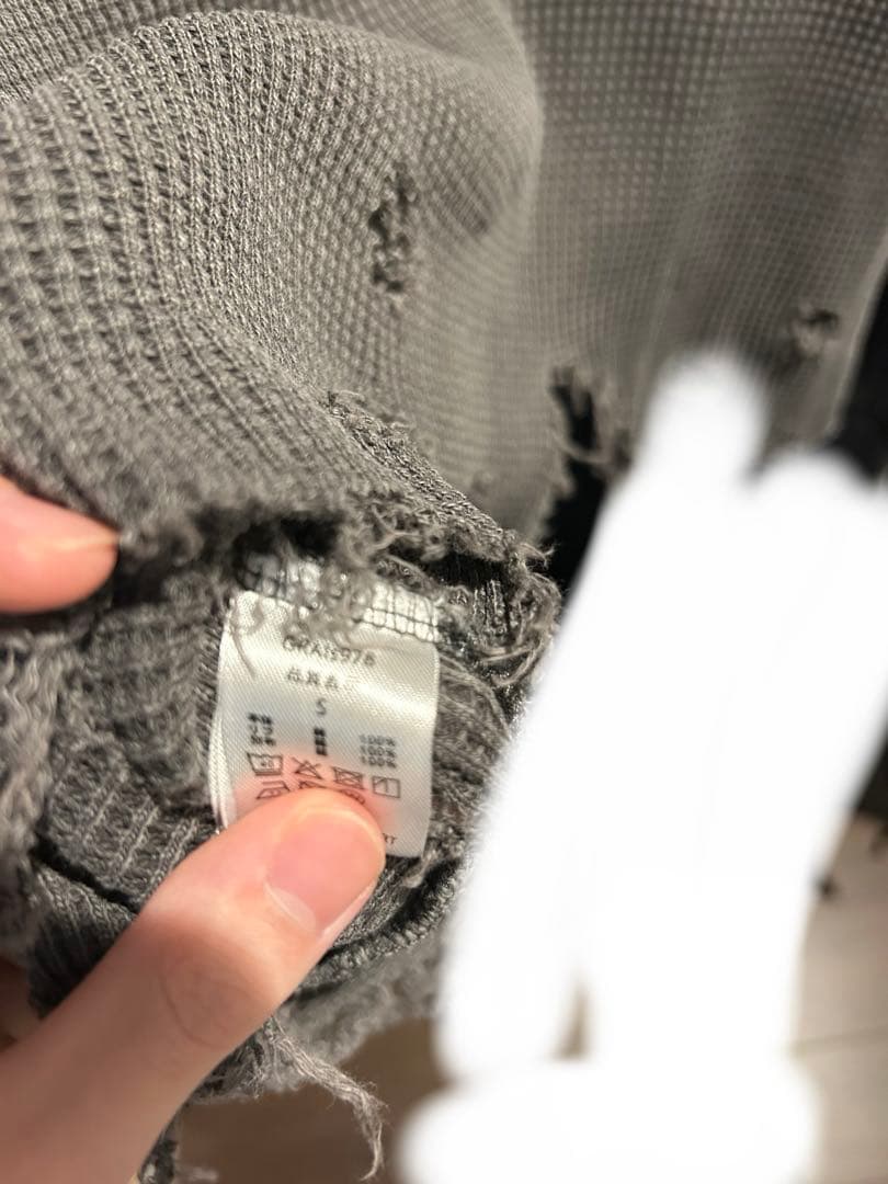 grancy クロスパッチダメージサーマルロンT グレー S - メルカリ