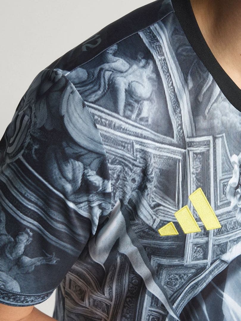 新品未使用タグ付き】ユベントス25-26プレマッチジャージー デルピエロ