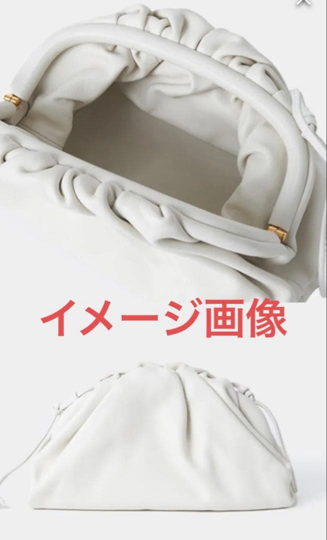 ボッデガヴェネタ ミニミニザポーチ ホワイト⭐︎チャーム