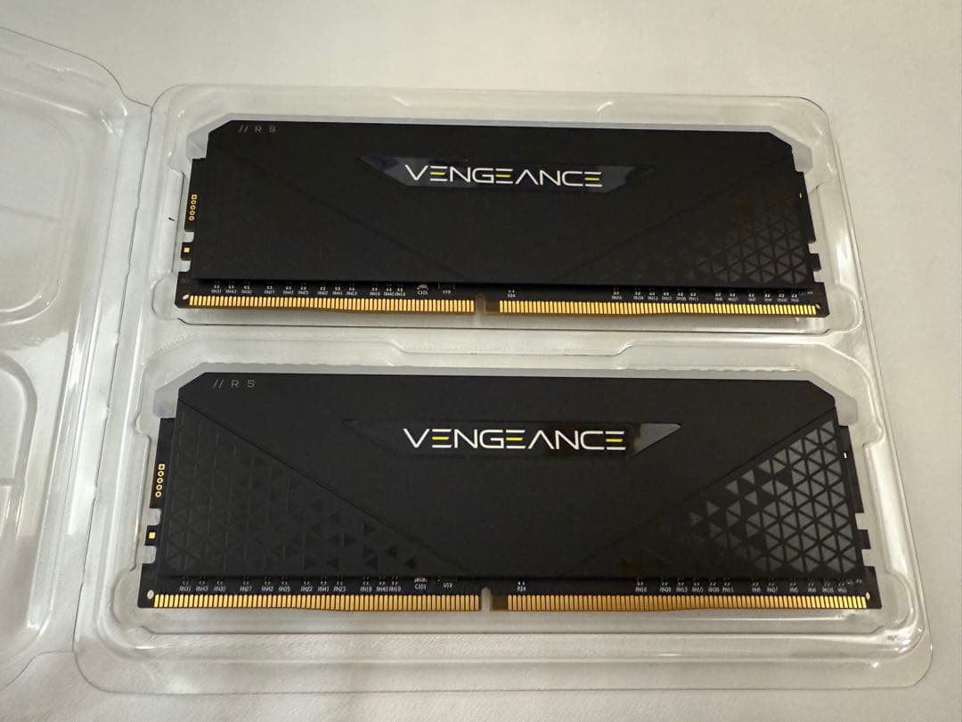 yosi宗様Corsair Vengeance RGB RS DDR4 32GB