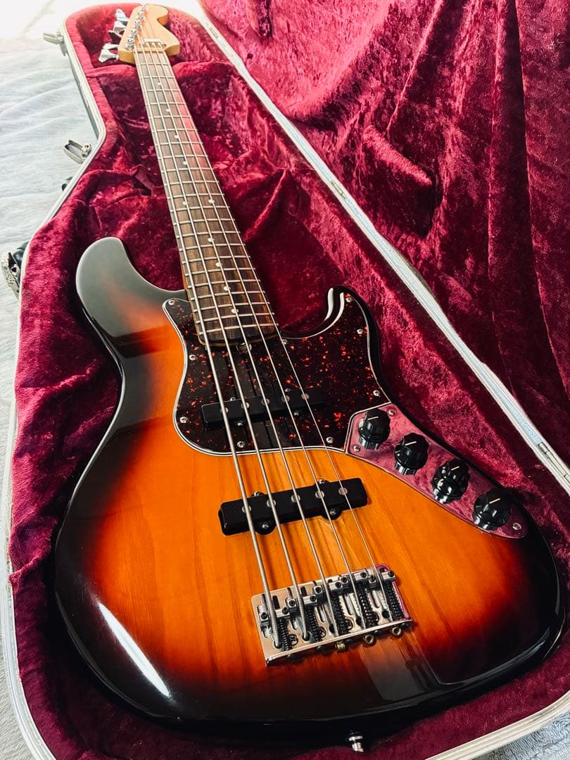 ベース Fender American Deluxe Jazz Bass V 1997 Fender American Deluxe Jazz Bass V Sunburst 1997 – Chicago Music