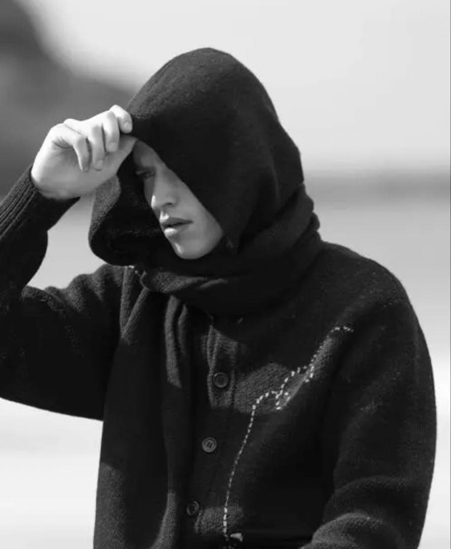 コグマ The letters 5G フーディフリンジスカーフ BK SOMEBODY LOVES ME/JAZZ(CML-008) - 伝統横濱スカーフMarca(マルカ