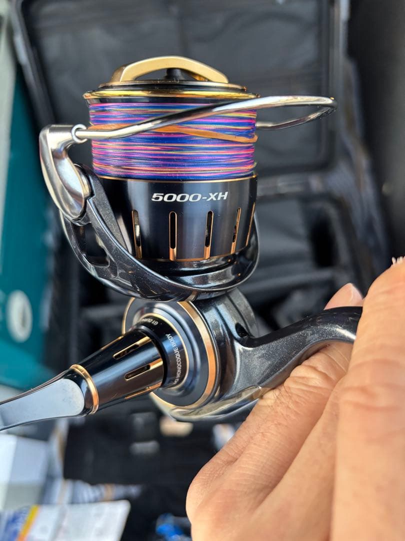 超美品:DAIWA 23SALTIGA 5000-XH 。リールボックス付 - メルカリ