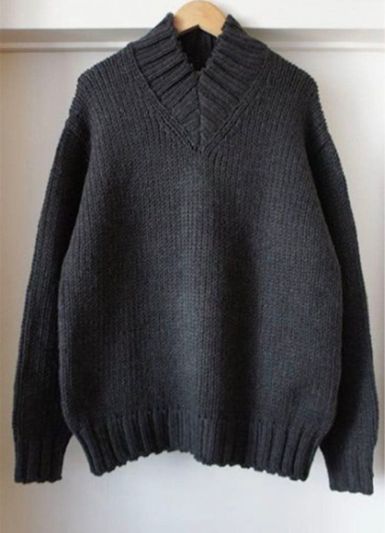 Auralee super fine wool airy knit v neck - メルカリ