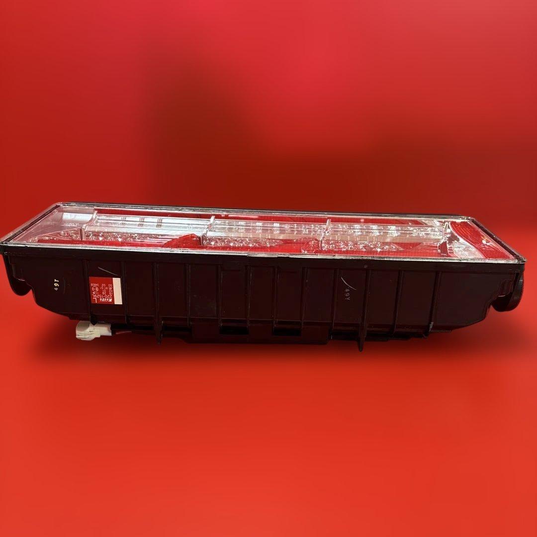 No.39 小糸 トラック用 4t 10t シーケンシャル（運転側）右R - メルカリ