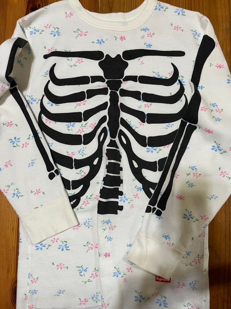 Supreme Hanes Bones Thermal Crew Floral - メルカリ