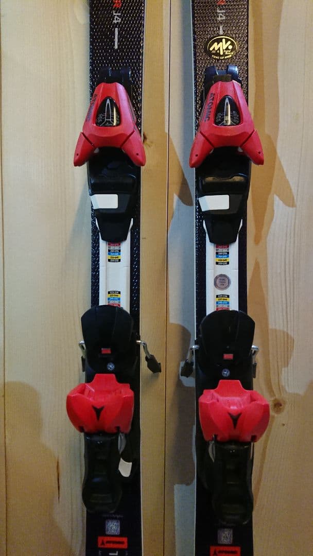 ATOMIC J4 150㎝②簡単調整ビン229～336㎜ アトミックスキー板 - メルカリ