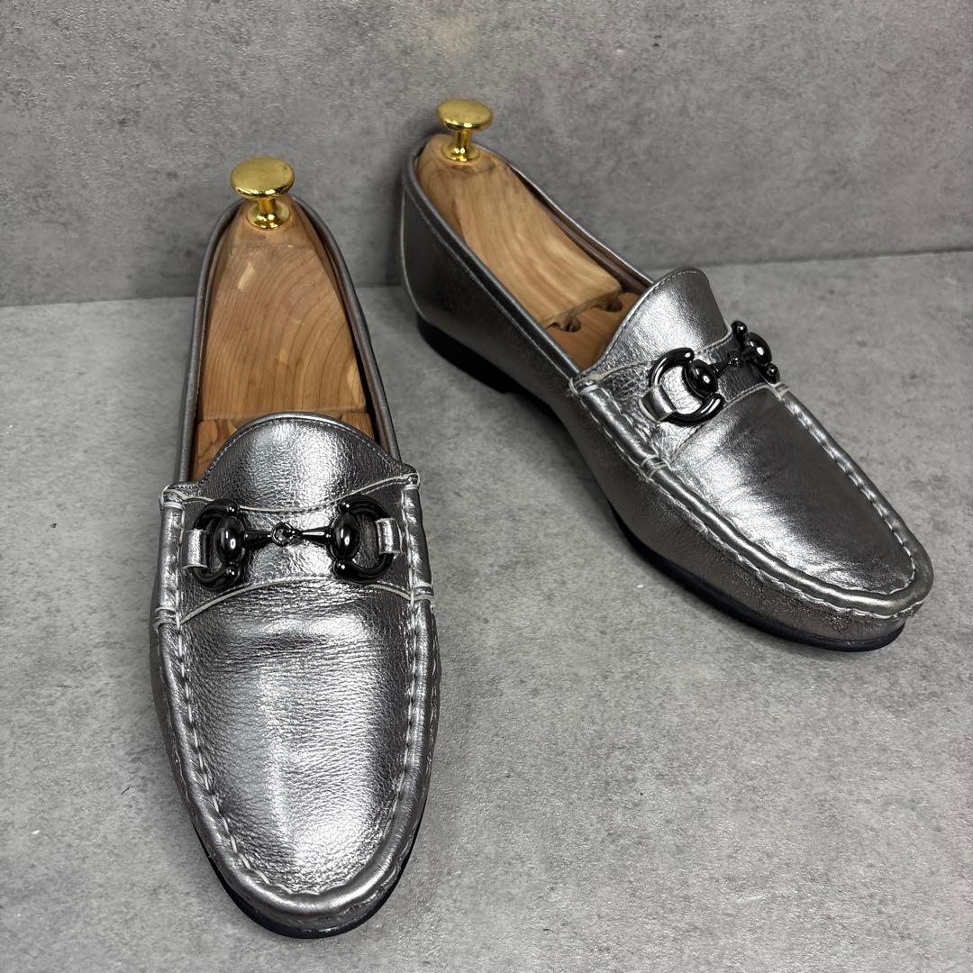 美品！銀座かねまつ シルバーレザー ドレス ビットローファー - メルカリ