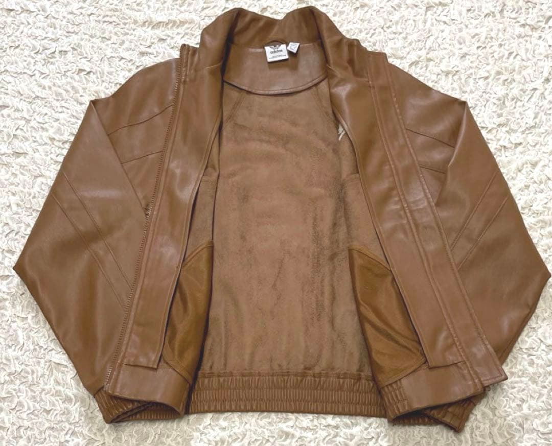 正規品】美品 即完売 adidas フェイクレザージャケット ブラウン