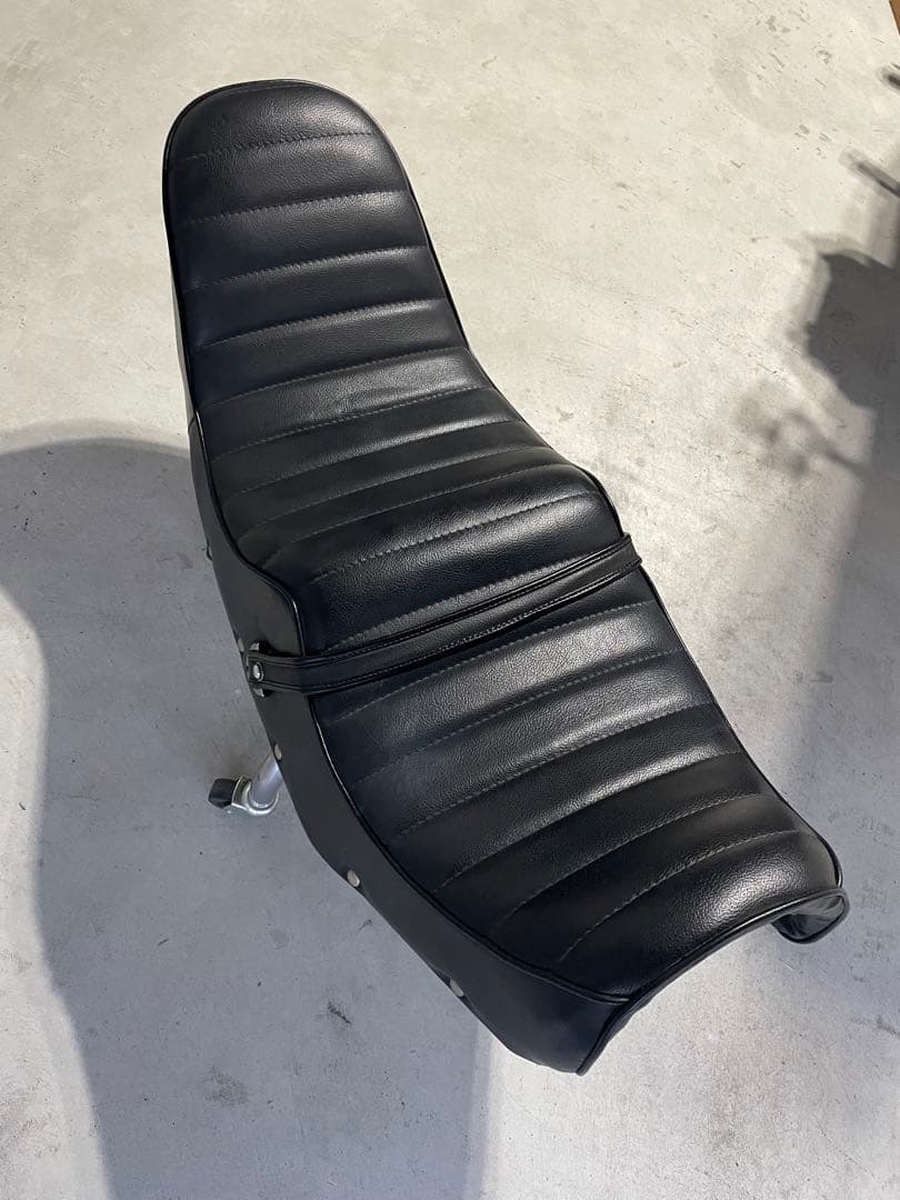 値下げホーク2 cb400t cb250t 角タンク シート チョビ三段 - メルカリ