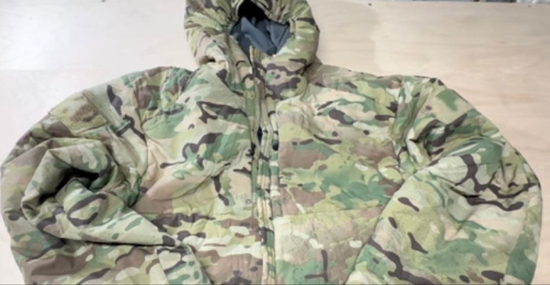 激レア 新品 パタゴニア Lost Arrow ナノエアフーディ M MARS - メルカリ