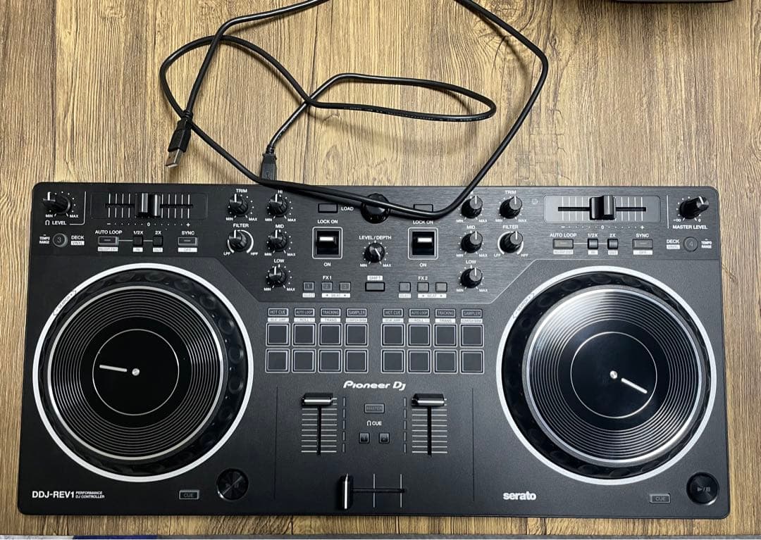 音源付 Pioneer DJ DDJ-REV1 コントローラー　音源付き　箱あり Pioneer DJ Pioneer DJ DDJ-REV1 【Serato DJ Lite 対応 DJ