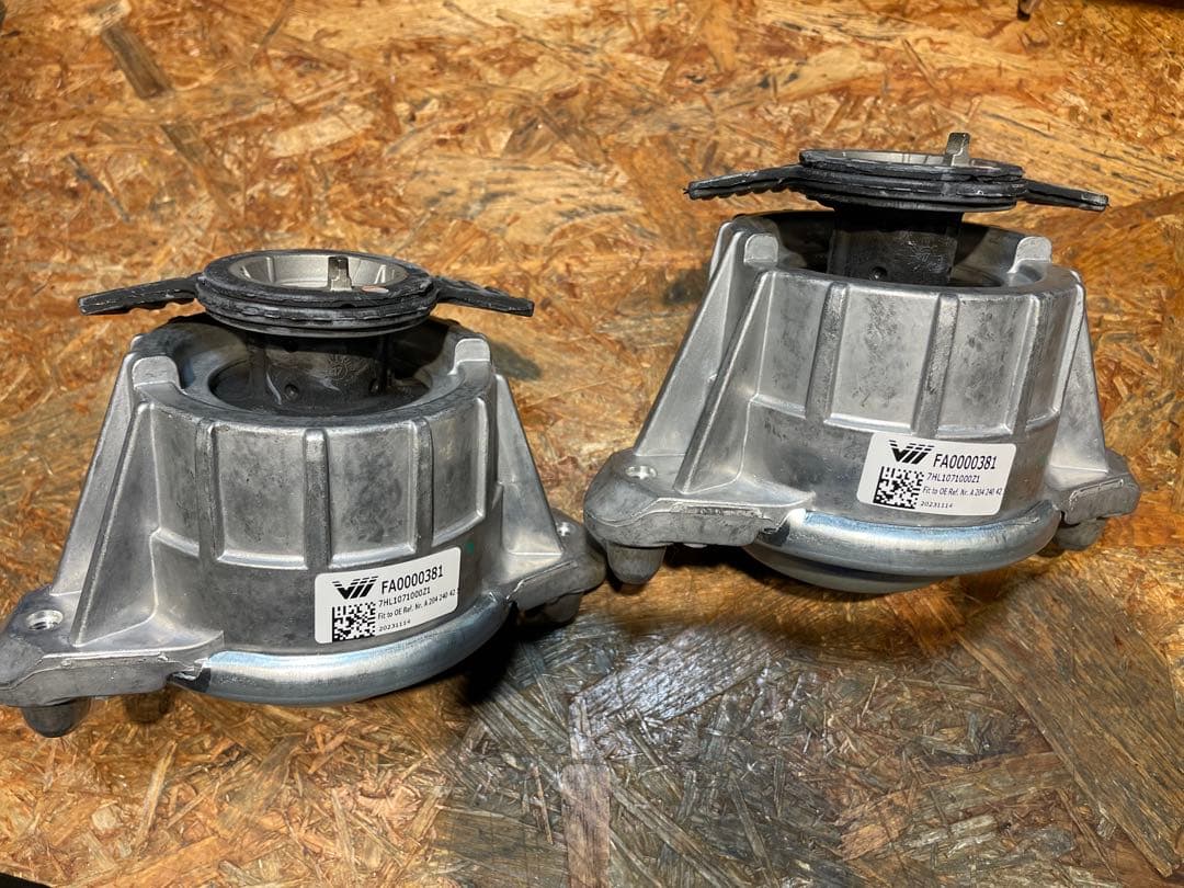 メルセデスベンツ W204 エンジンマウント ミッションマウント セット