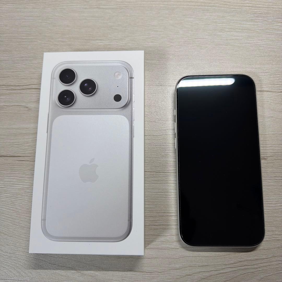 Apple iPhone 17 Pro シルバー 256GB本体 - メルカリ