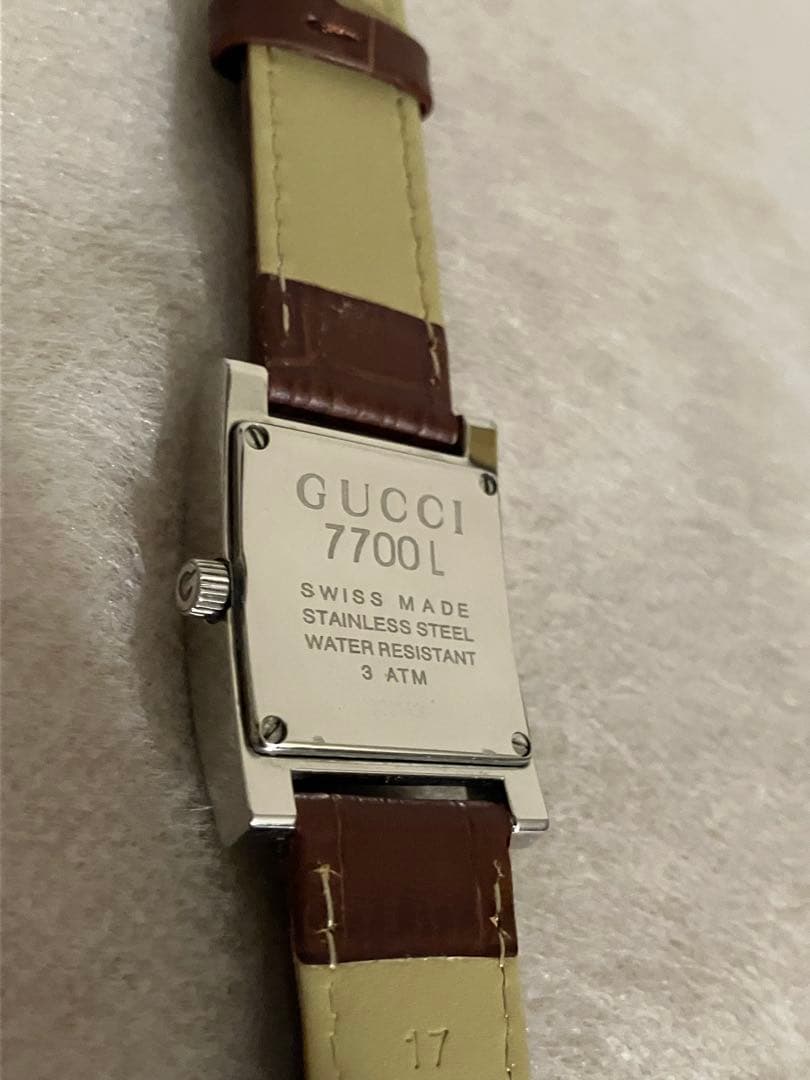 値下げ GUCCI アナログQZ腕時計 電池、革ベルト新品交換済 尾錠