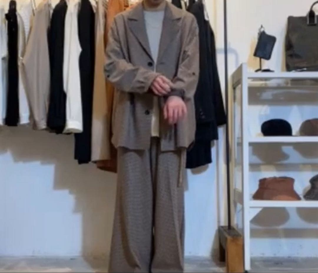 セレクトショップ くすみグリーンダブルブレストスーツ ネクタイ付き