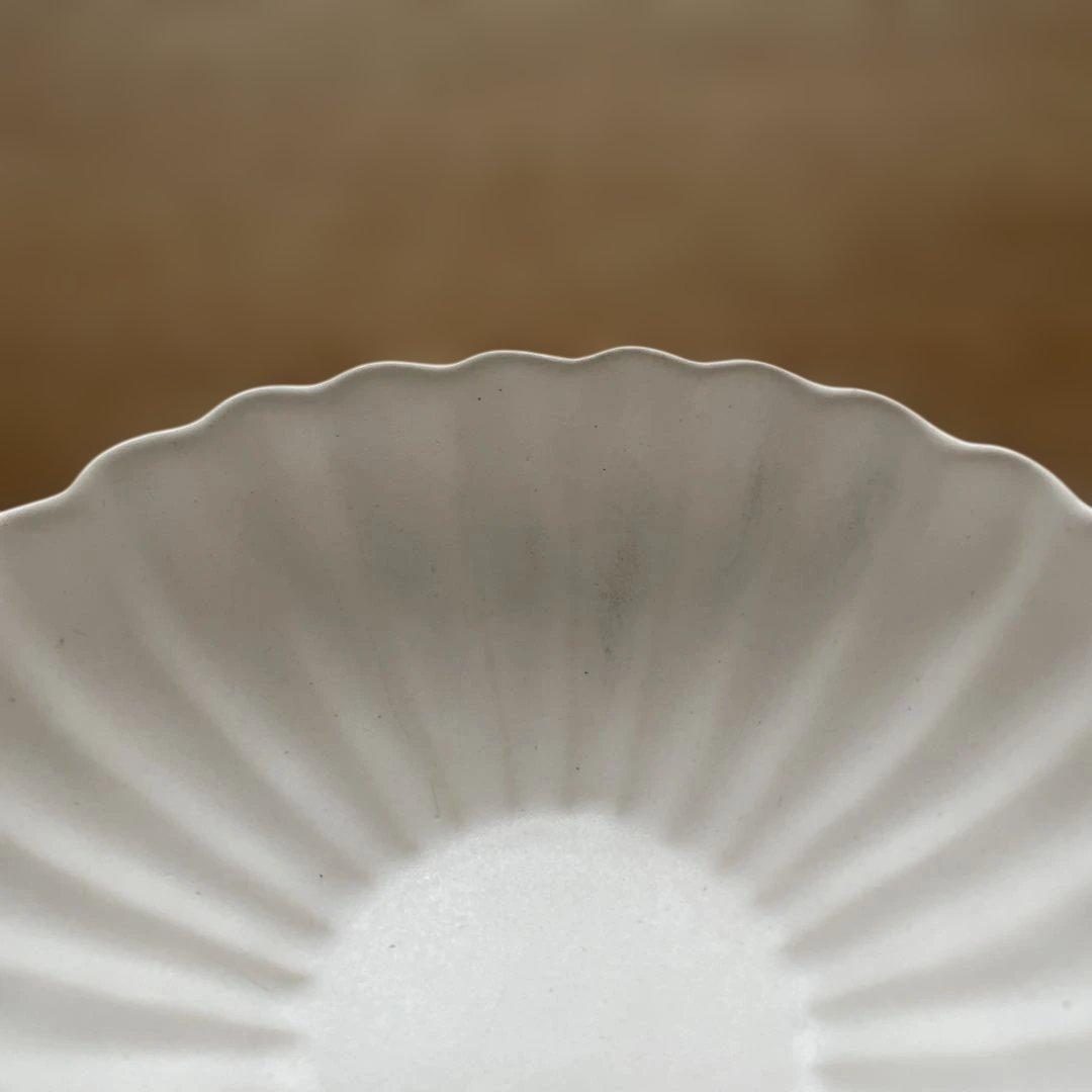 安藤雅信】 ギャルリ百草 オランダ花形ボウルMS 白マット釉 - メルカリ