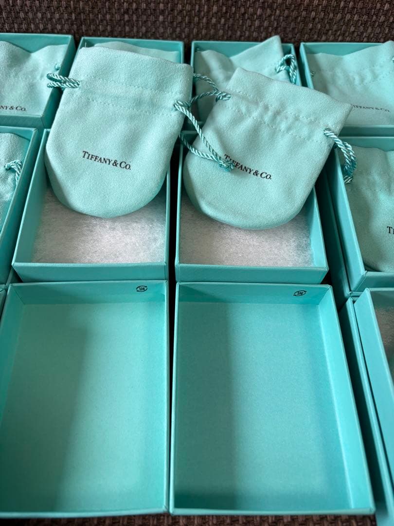 国内 現行品 極美品Tiffany ティファニー空箱 巾着袋15セット - メルカリ