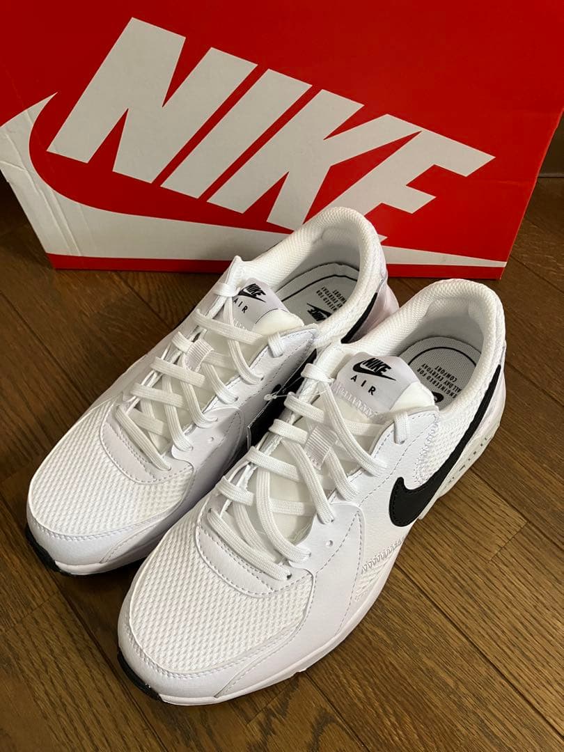 23.5cm ナイキ エアマックス エクシー ホワイト&ブラックカラー