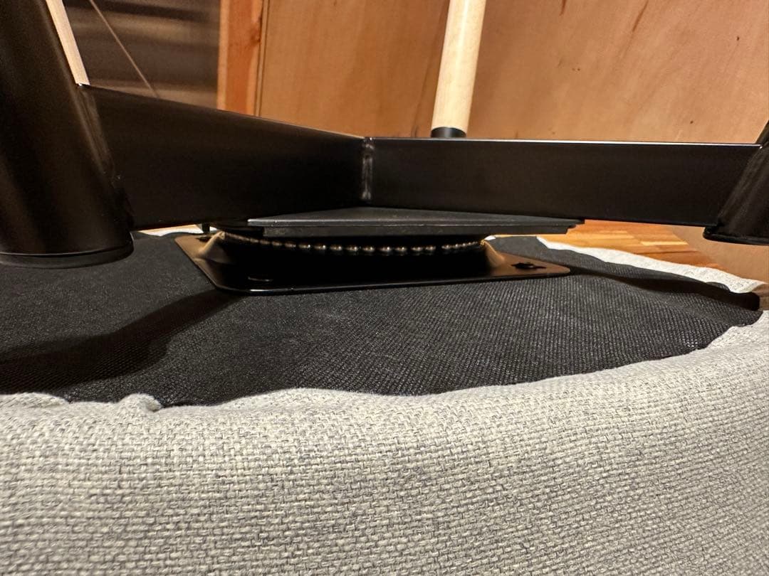 IKEA JANOLOF ヤンオロフ 回転ダイニングチェア ベージュ - メルカリ