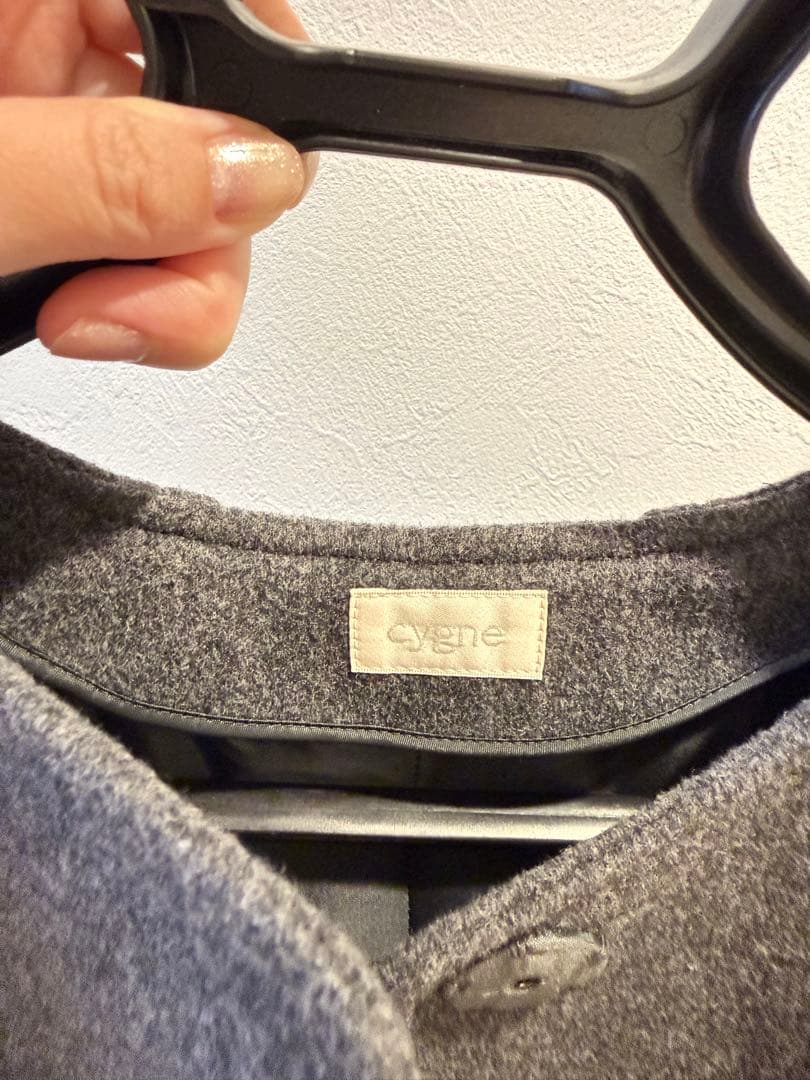 cygne シーニュ スカラップケープ グレー - メルカリ