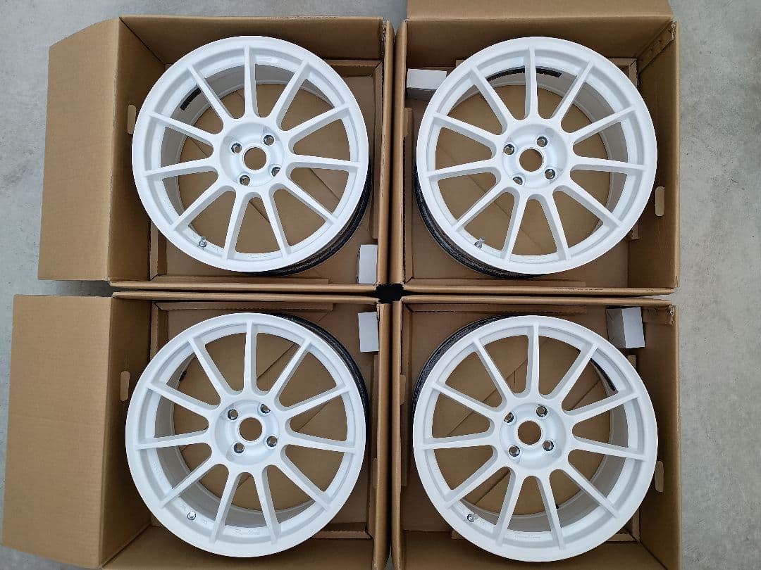 ASSO アルミホイール パルティーレ ピュアホワイト 17インチ アバルト アバルト（ABARTH） ABARTH 595 限定カラー ホイール 17インチ ASSO