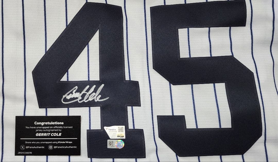 【あいちゃん】Gerrit Cole サイン入りジャージ 45 Gerrit Cole Autographed Pirates Majestic Flex Base Authentic