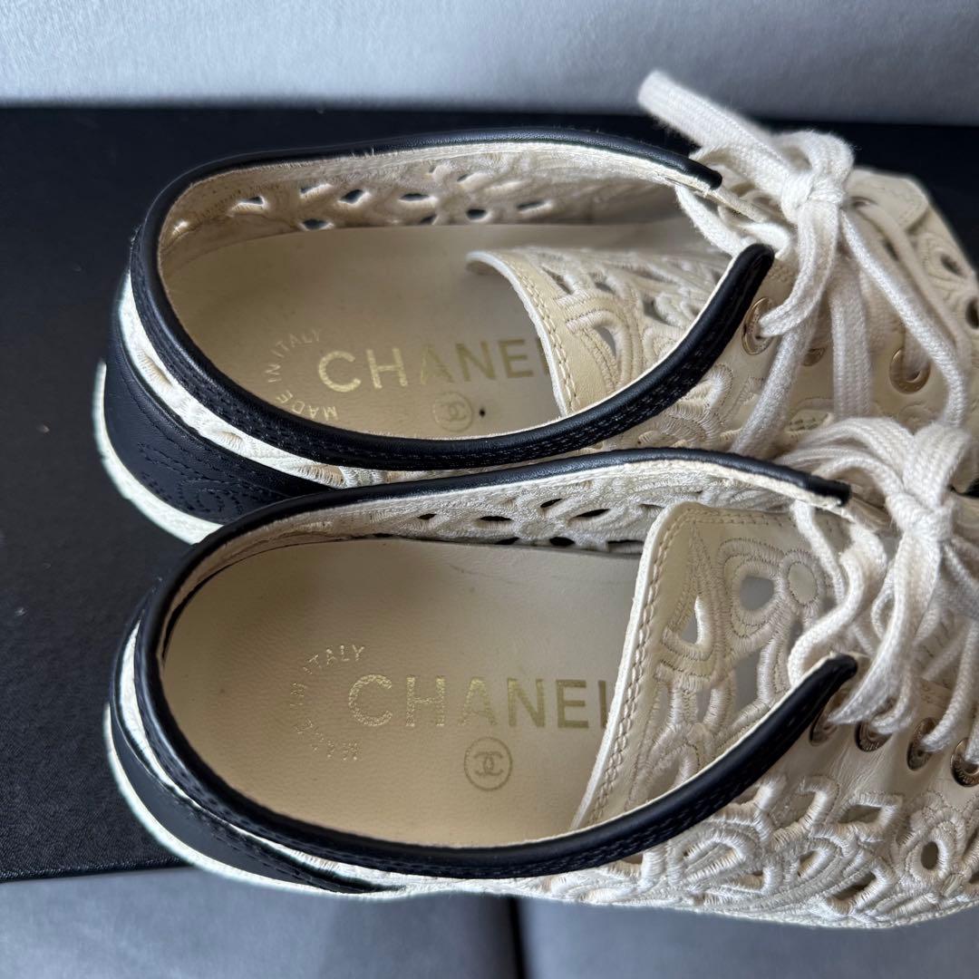 シャネル カメリア スニーカー レース ココマーク アイボリー 22.5cm
