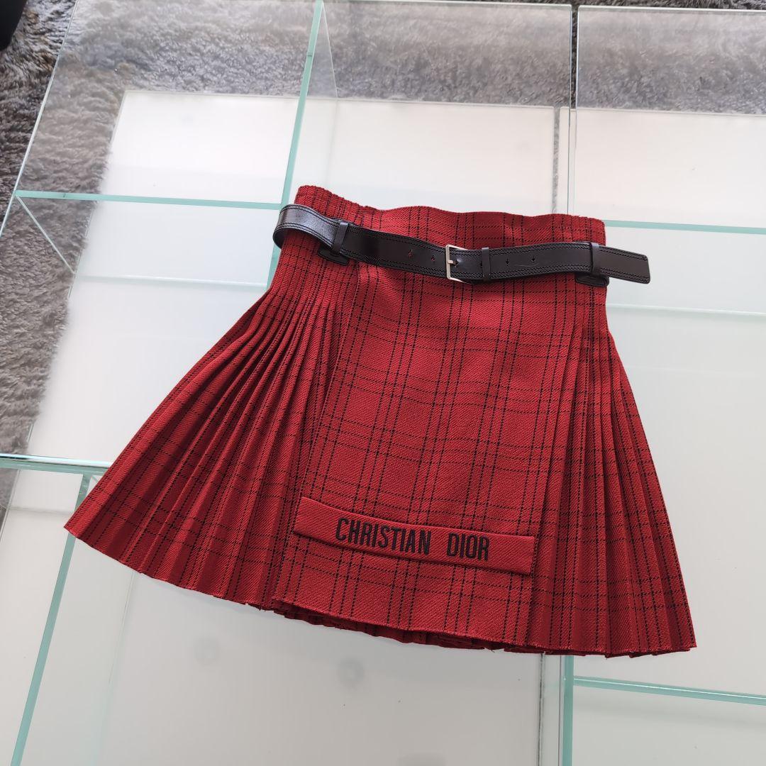 Christian Dior 赤いプリーツスカート　美品　サイズ36 チノクロス 12枚はぎフレアスカート 赤 サイズ調整可能 ロングスカート