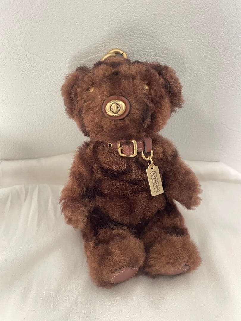 COACH ブラウンクマ型キーホルダー - メルカリ
