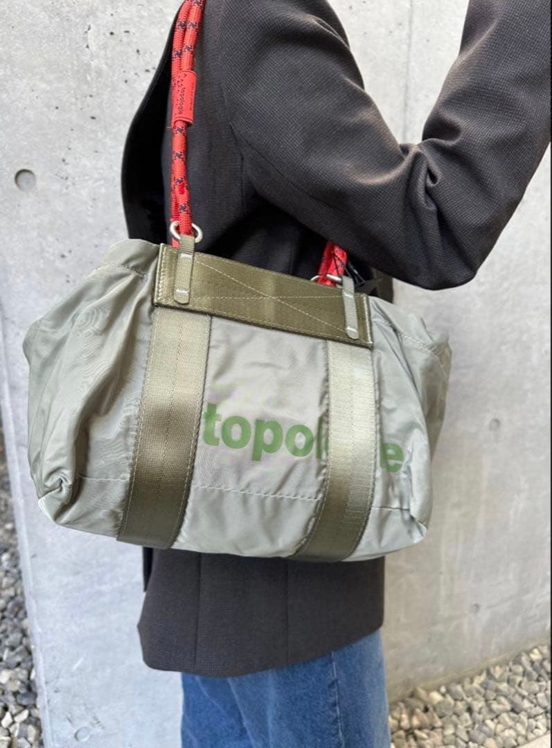 topologie Duffle Small オリーブグリーン 赤ストラップ付き - メルカリ