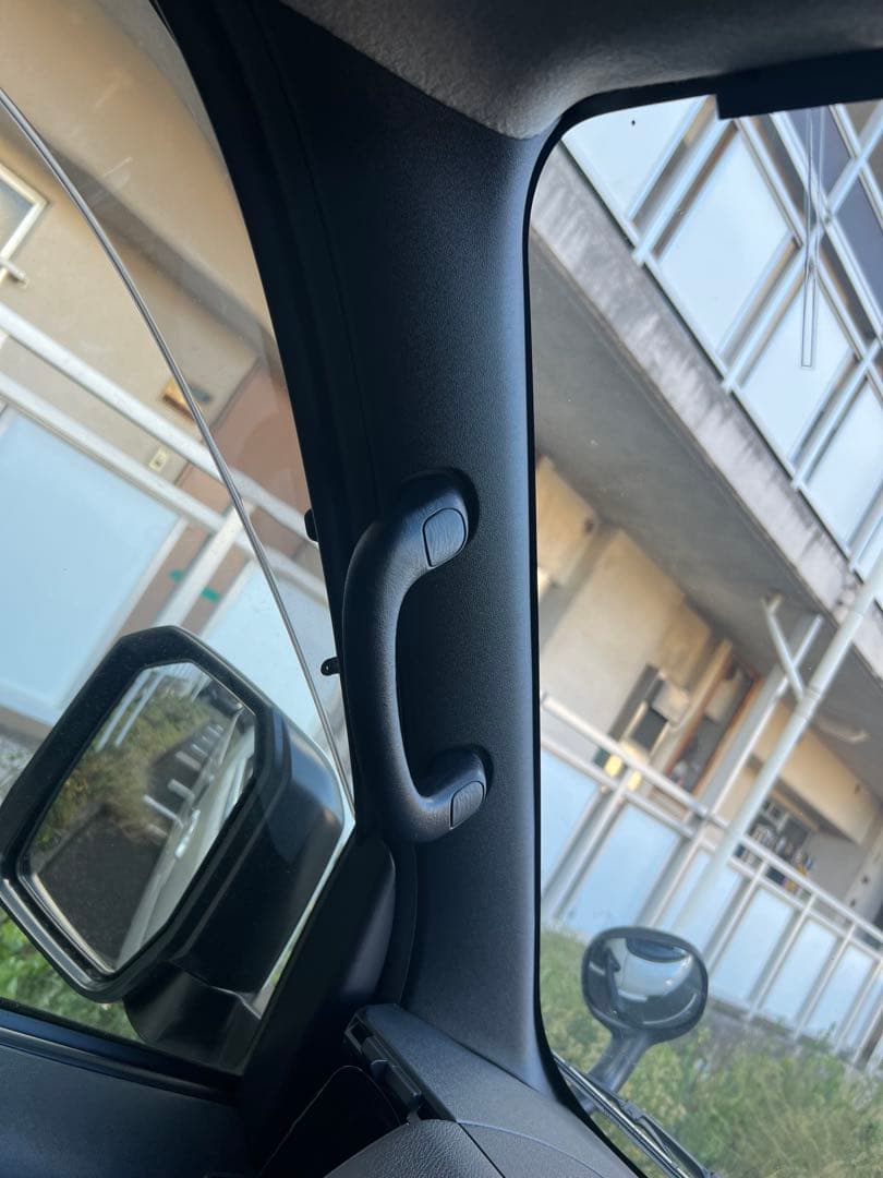 ハイエース ダークプライム2用 Aピラーとグリップ トヨタ ハイエース 200系 ダークプライム2 純正 フロントピラー