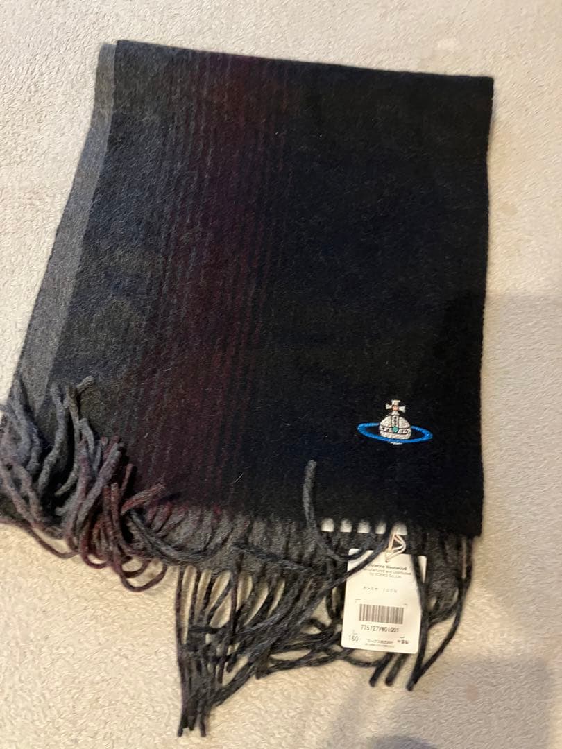 ヴィヴィアンウエストウッドのマフラー ◆ カシミヤ100％　黒　グレー Vivienne Westwood（ヴィヴィアンウエストウッド） 新作 2025年秋冬