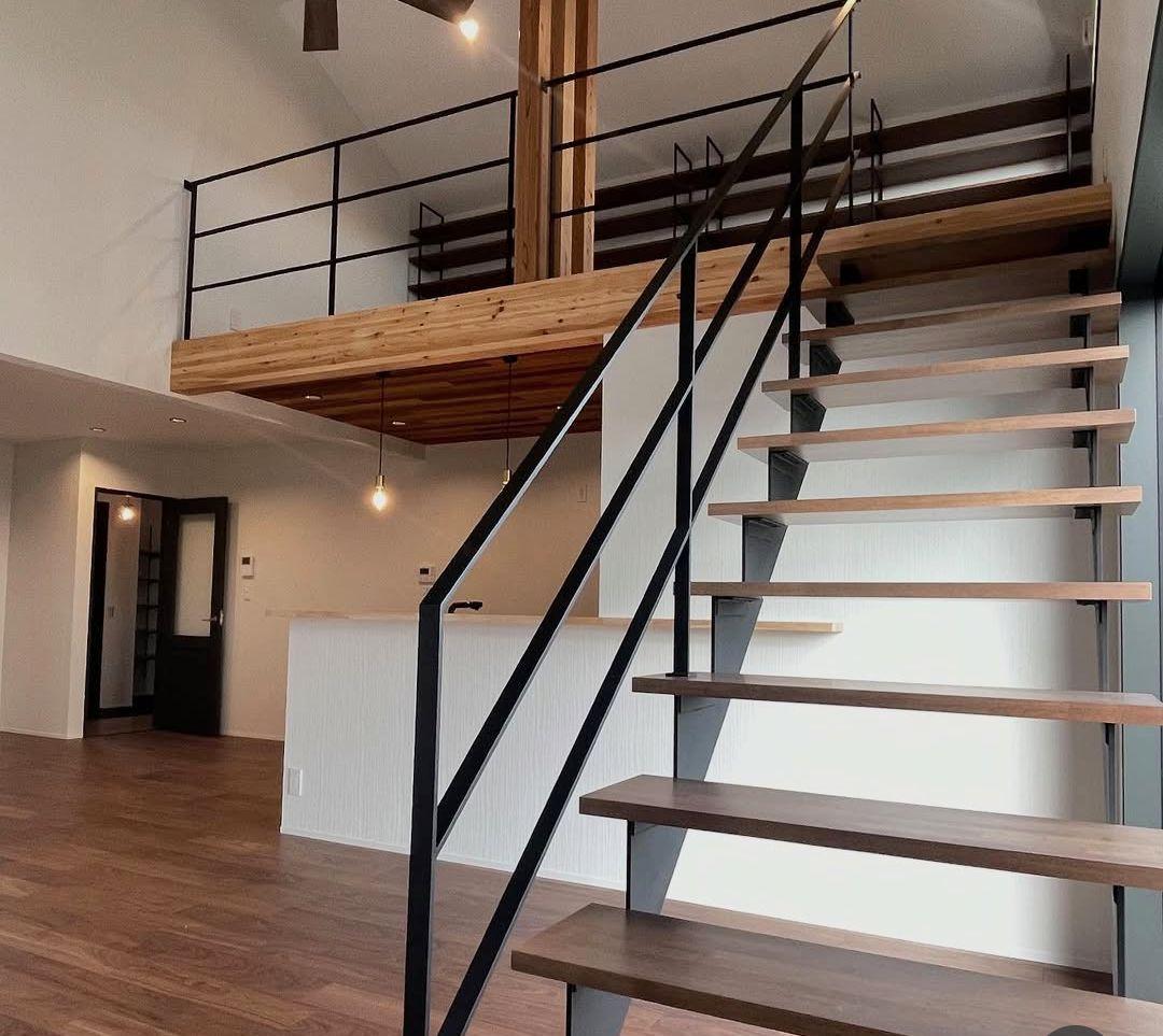 オーダーメイド製作手すり　アイアン手摺　おしゃれ　鉄　階段　ささら　踏み板 アイアン手すり (セミオーダーメイド) | 大阪のアイアン手すり専門店