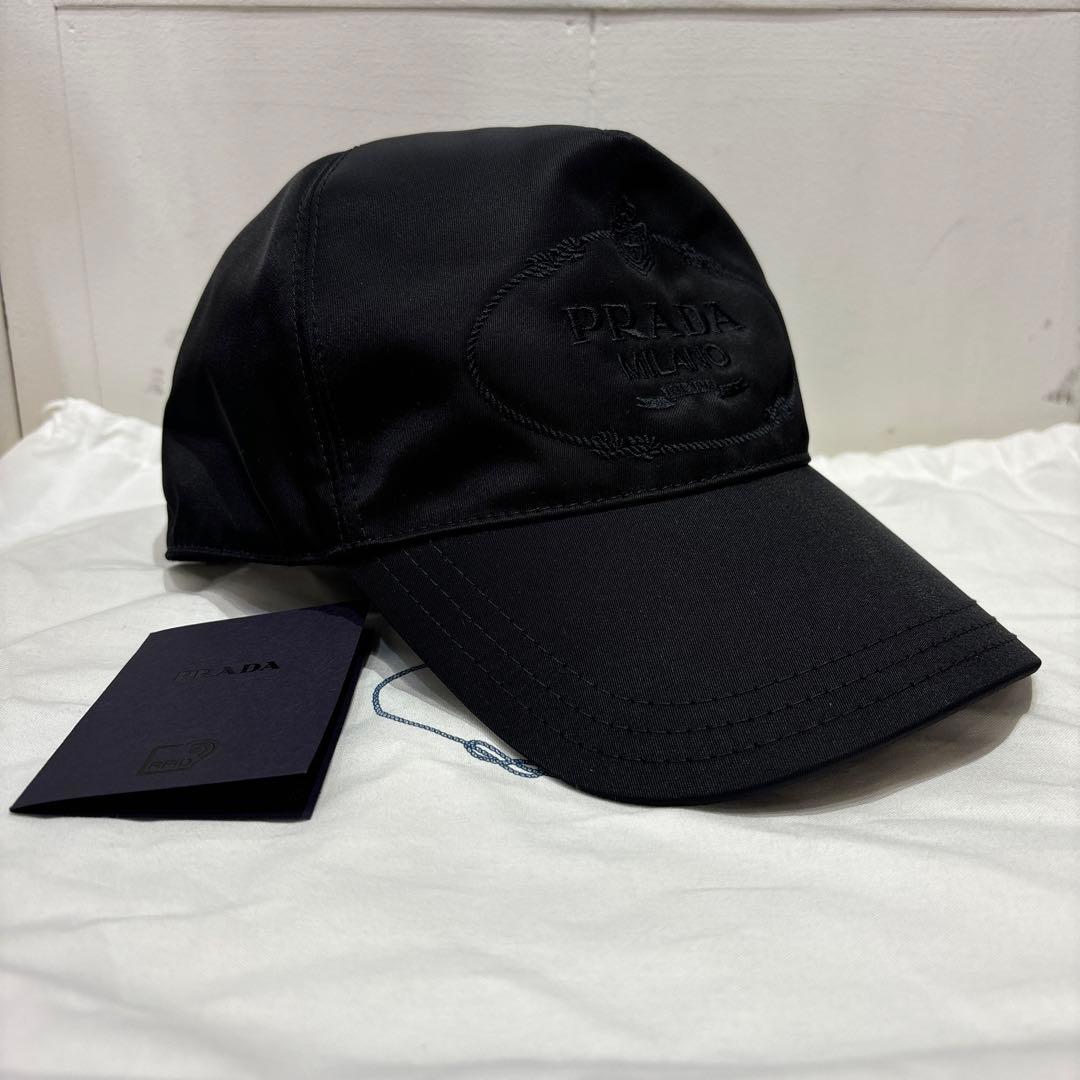 PRADAプラダナイロンキャップ ユニセックス - メルカリ