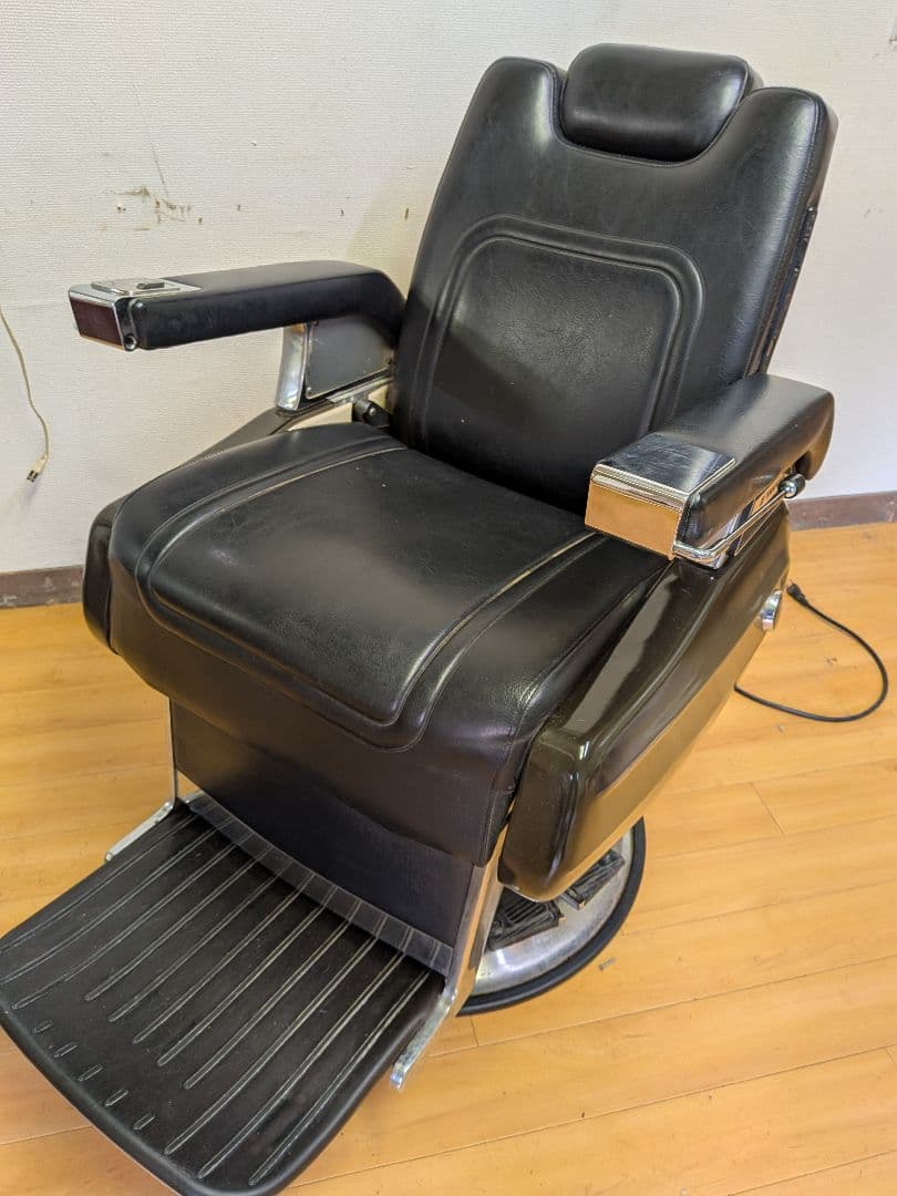 希少！タカラベルモント PROSTAFF 879 バーバーチェア 中古】タカラベルモント 『プロスタッフ879（黒）』 買取・査定対象/SO