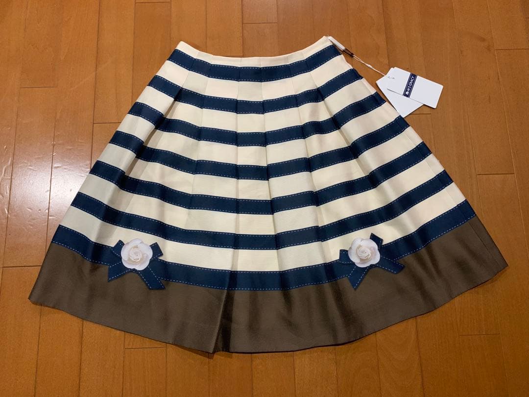 新品☆ エムズグレイシー のカメリアリボンボーダーフレアスカート エムズグレイシー M'S GRACY カメリアリボン転写プリント ボーダー