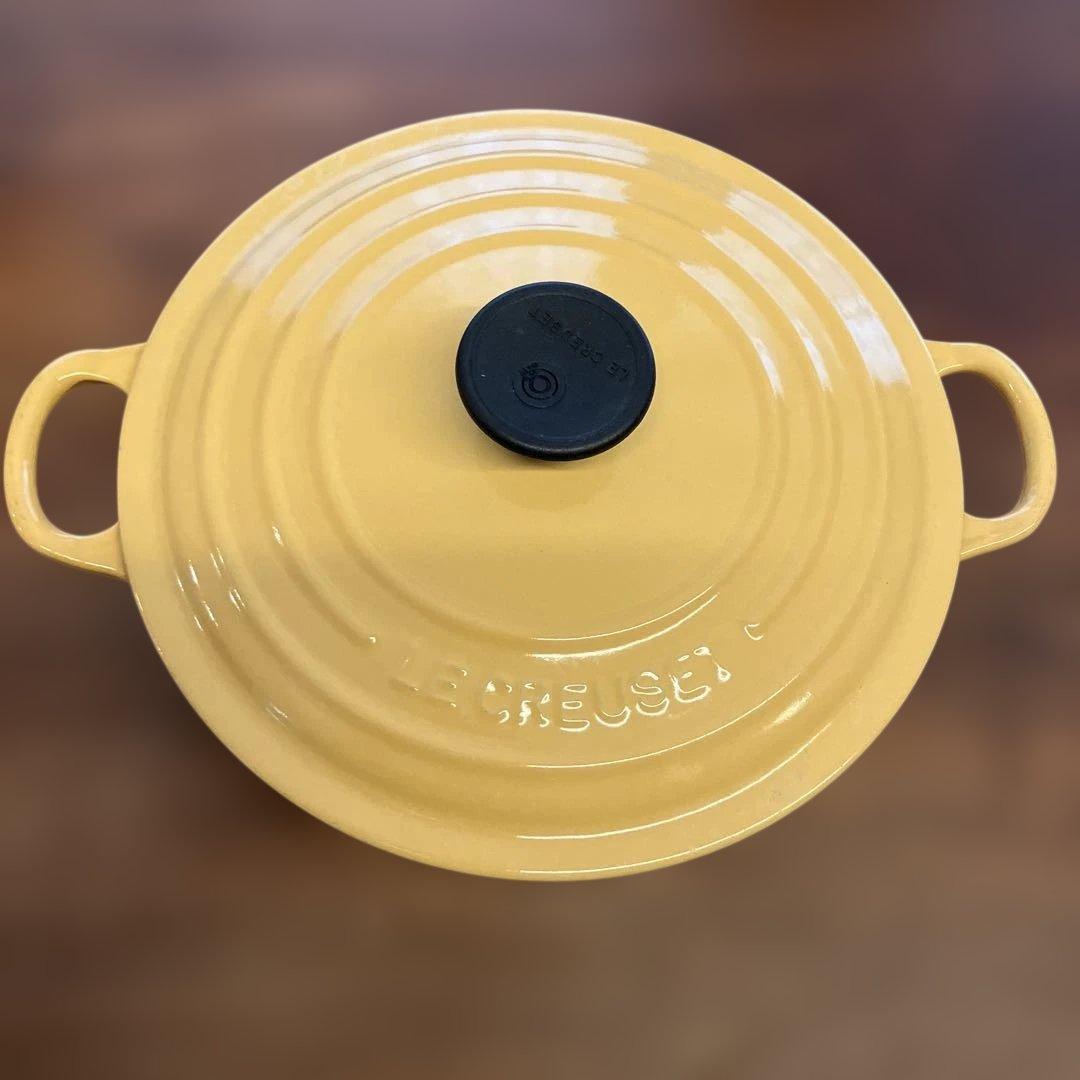ル・クルーゼ LE CREUSET ココットロンド イエロー 20cm - メルカリ